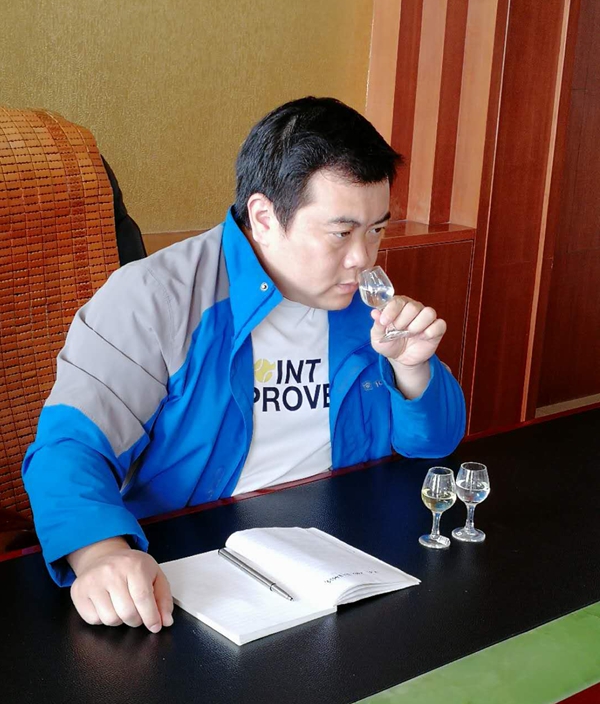 张明_副本1.jpg 张明_副本1.jpg